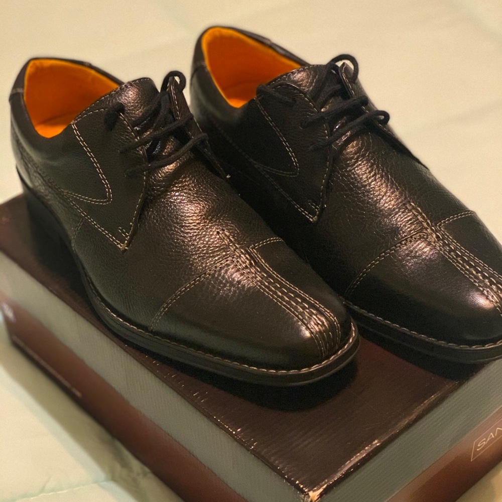 Sandro Moscoloni Black Leather Cap Toe Oxford